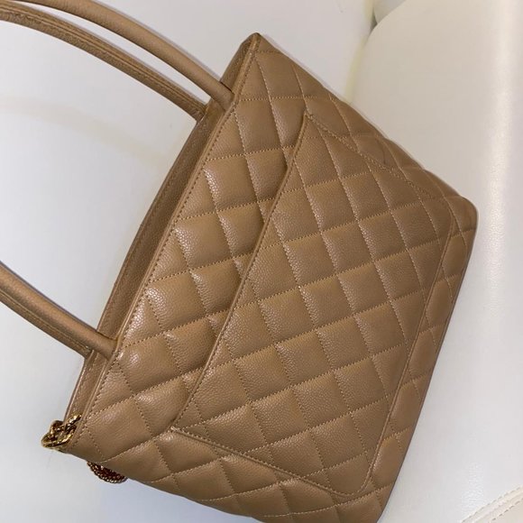 CHANEL Caviar Medallion Tote - Picture 3 of 6